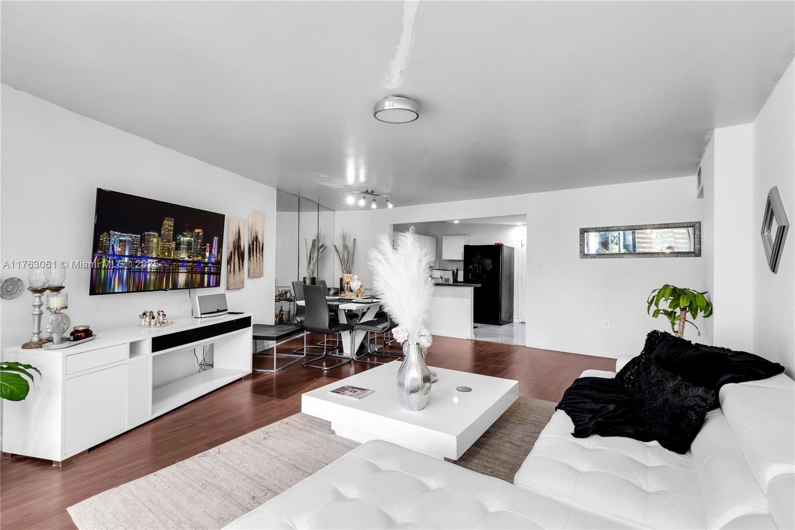 13953 Kendale Lakes Cir 103B