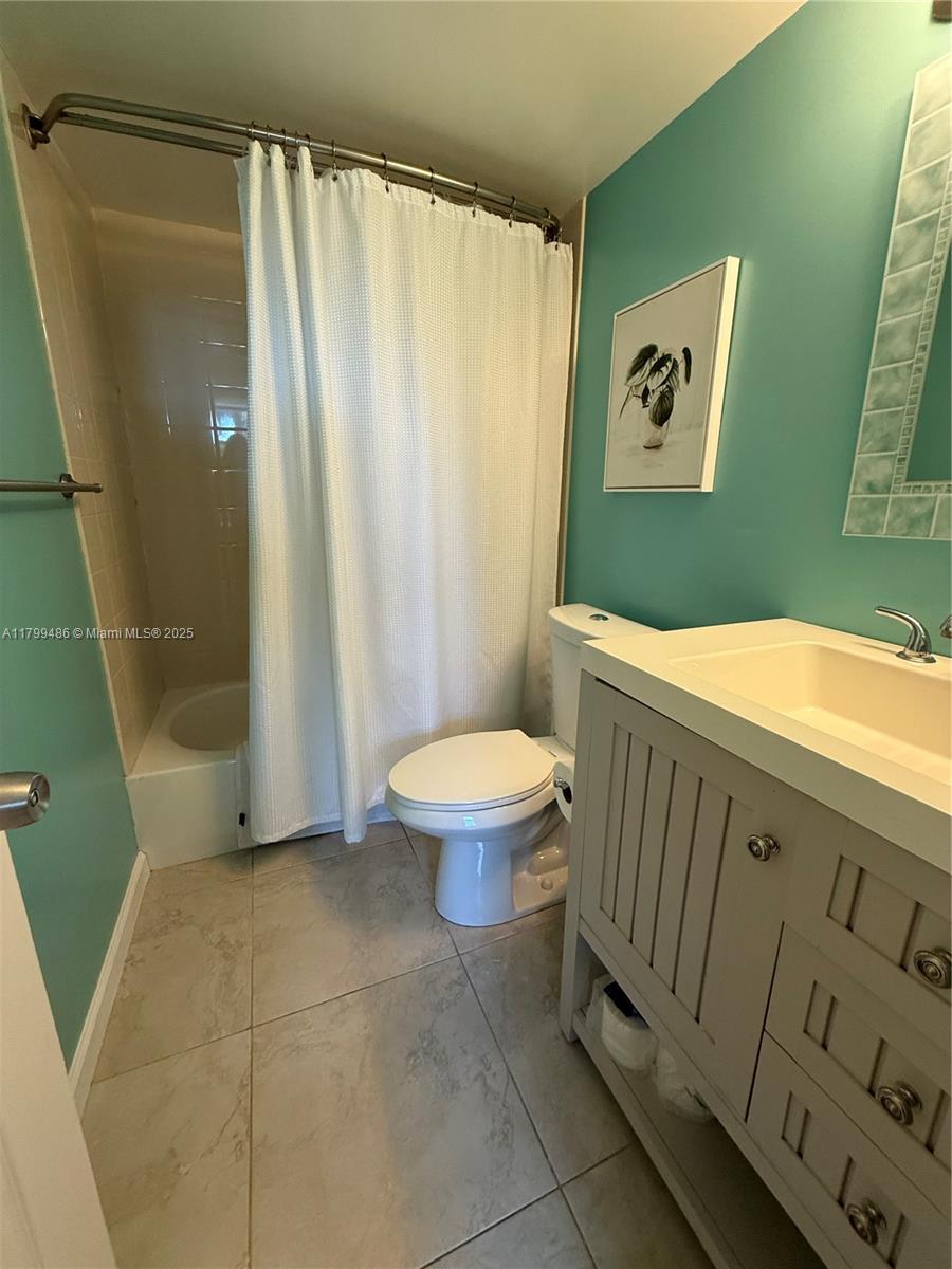 DEERFIELD BEACH GARDENS - Residential