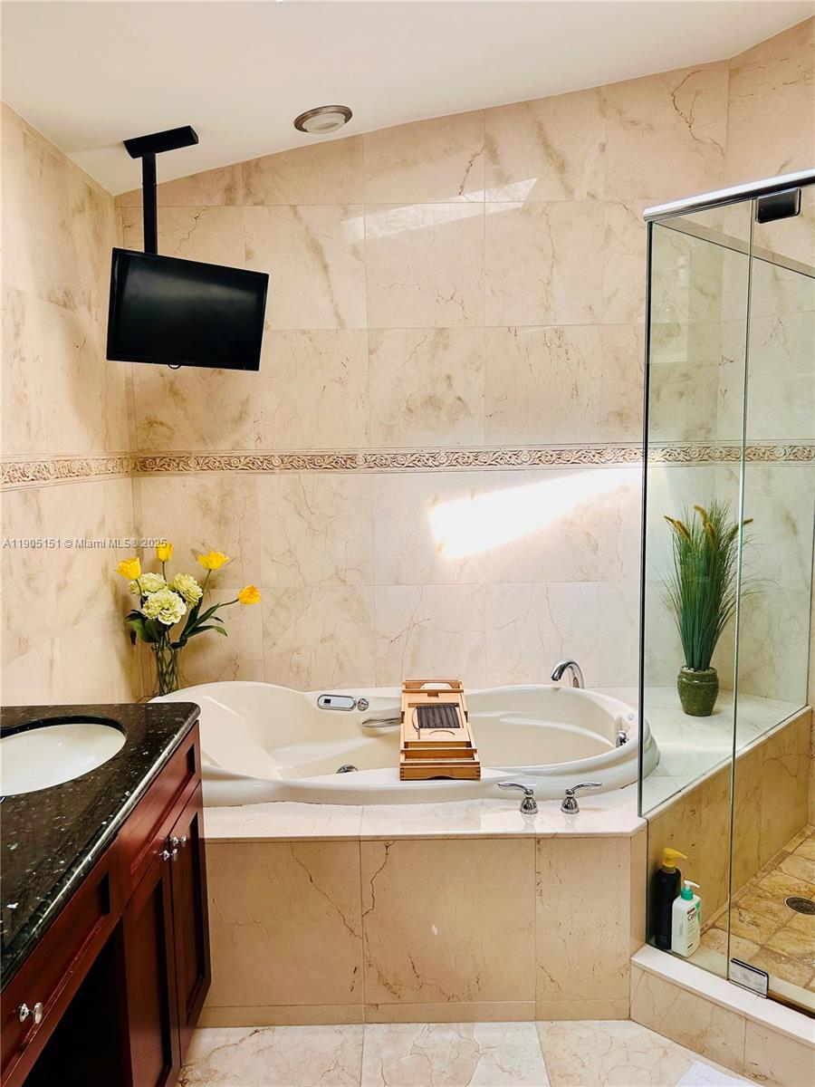 PELICAN HARBOR PH 3 - Residential Lease