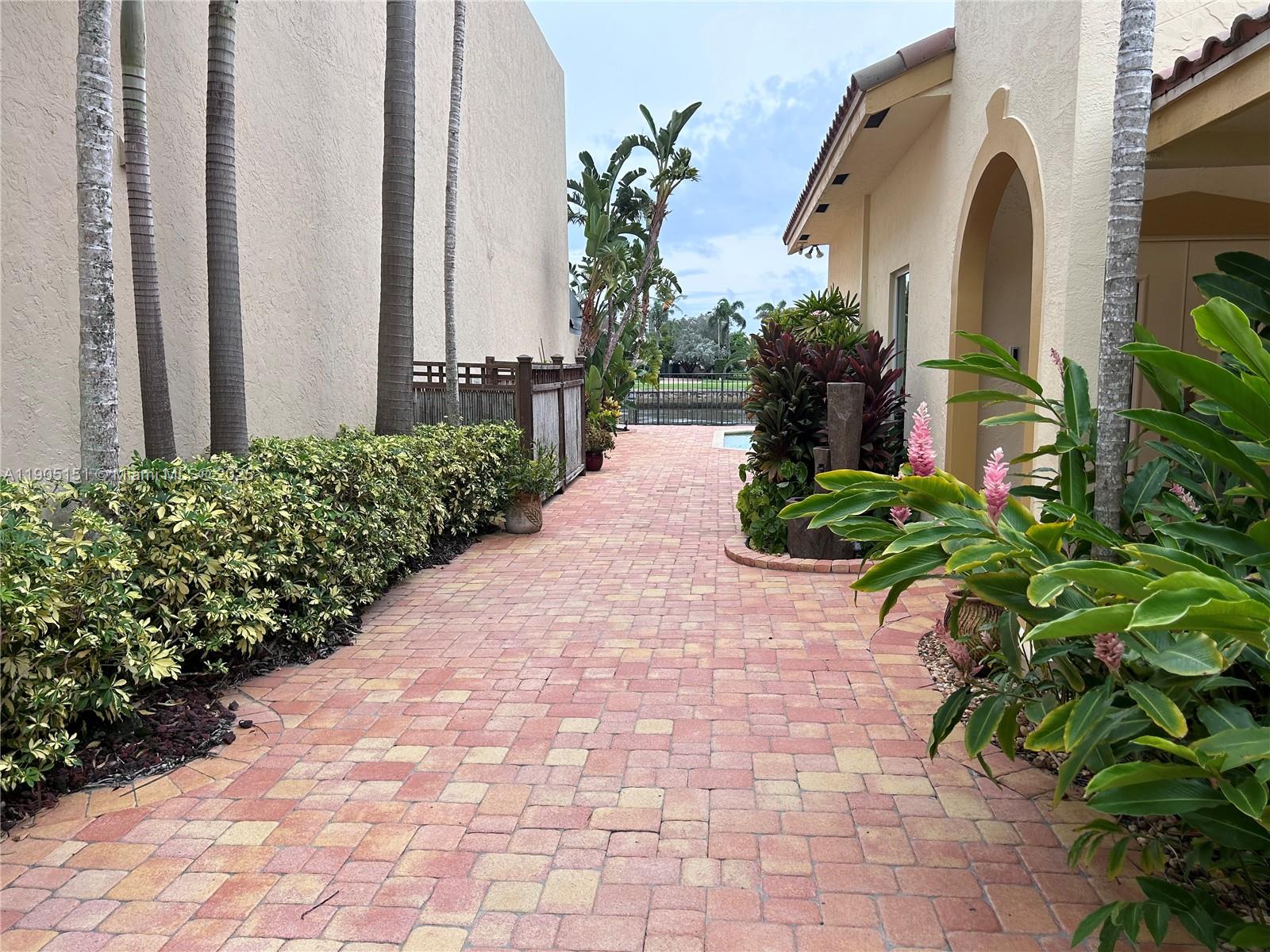 PELICAN HARBOR PH 3 - Residential Lease