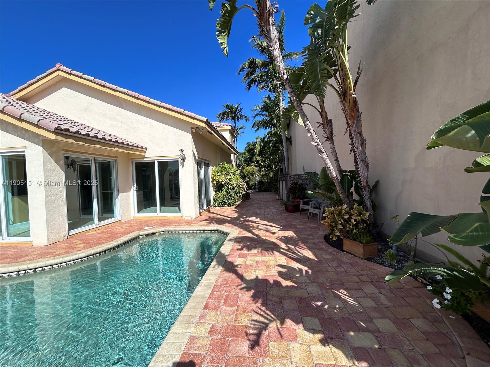 PELICAN HARBOR PH 3 - Residential Lease