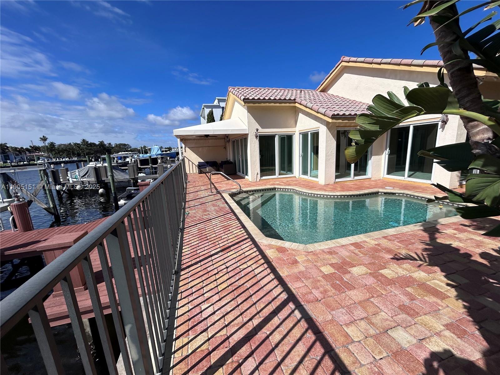 PELICAN HARBOR PH 3 - Residential Lease