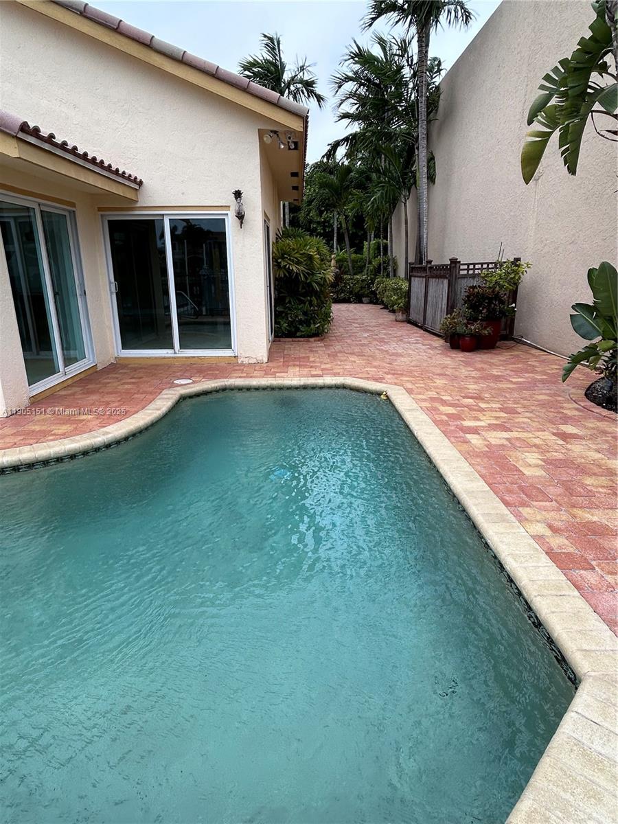 PELICAN HARBOR PH 3 - Residential Lease