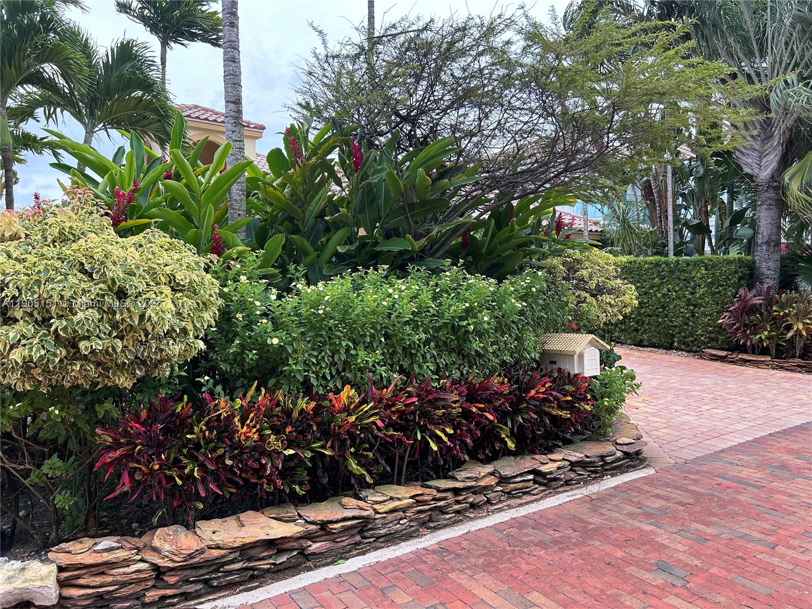 PELICAN HARBOR PH 3 - Residential Lease