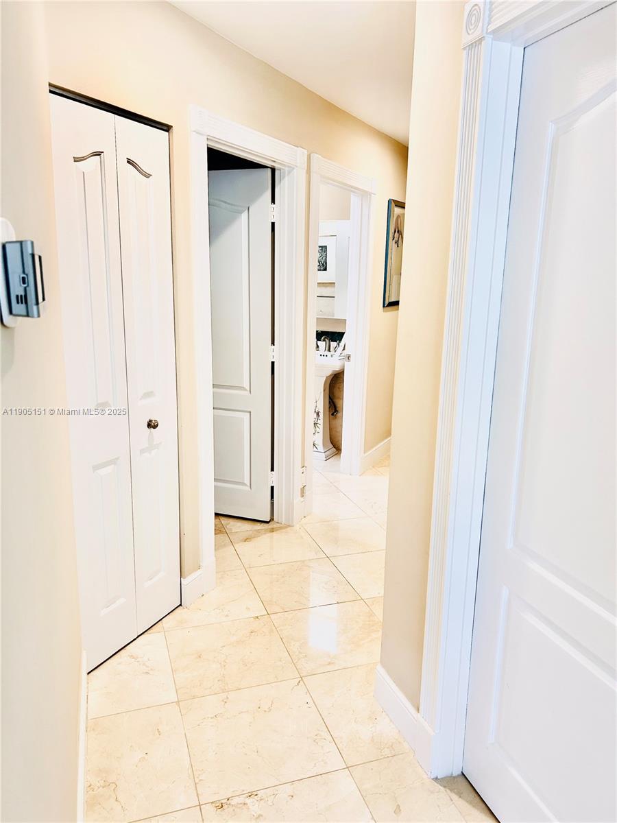 PELICAN HARBOR PH 3 - Residential Lease