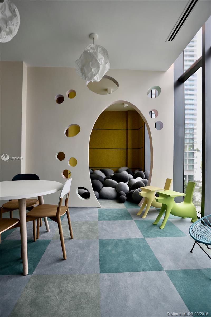 PARAISO BAY CONDO - Residential Lease