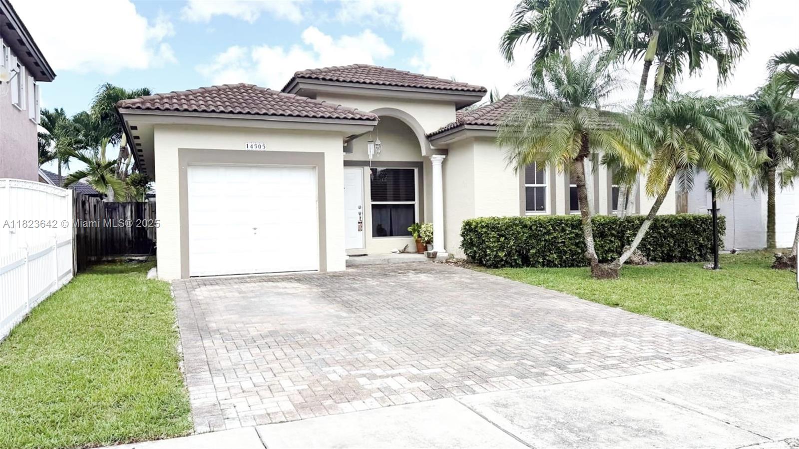14505 Sw 158th Pl, Miami, Broward County, Florida - 3 Bedrooms  
2 Bathrooms - 