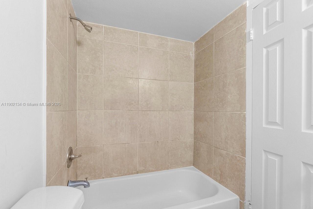 LAKE PARK ADD 3 - Residential Lease