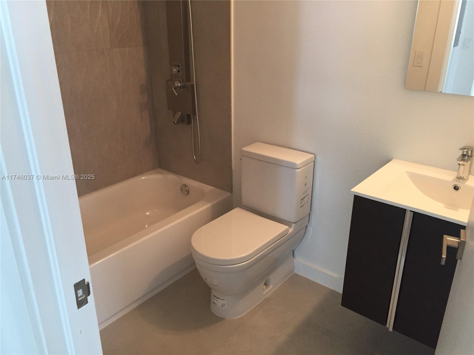551/557 MICHIGAN CONDO - Residential