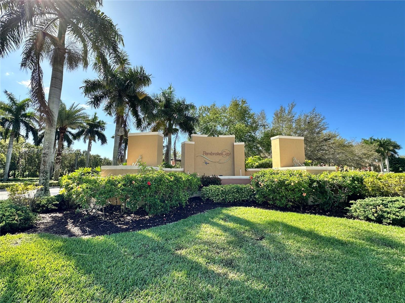 942 Sw 143rd Ave 2102, Pembroke Pines, Miami-Dade County, Florida - 3 Bedrooms  
3 Bathrooms - 