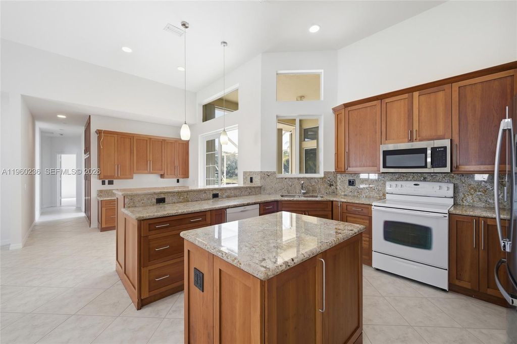 Photo of 833 Crestview Cir, Weston, FL 33327 (MLS # A11960236)