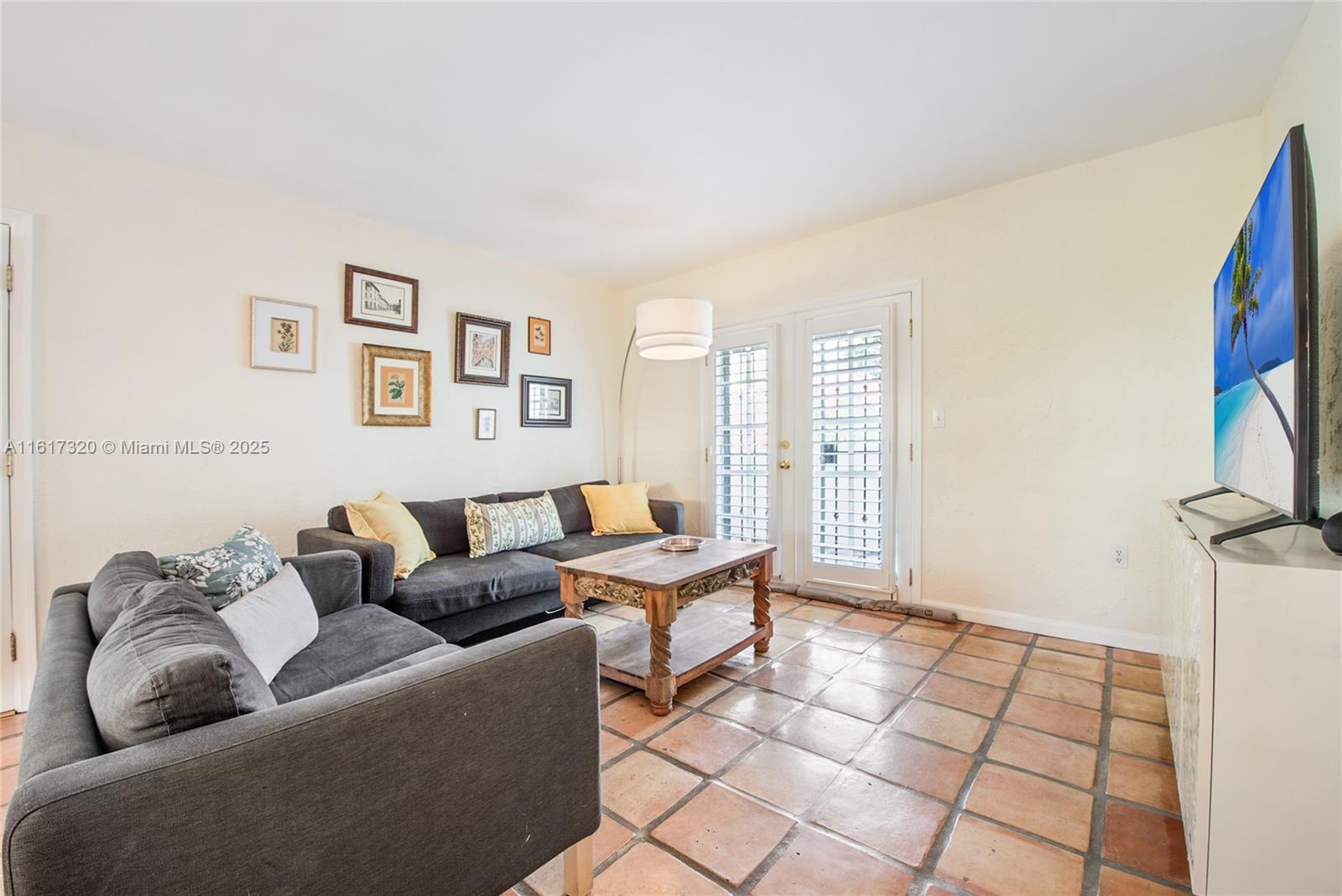 Property for Sale at 437 Santander Ave B, Coral Gables, Broward County, Florida - Bedrooms: 3 
Bathrooms: 3  - $999,000