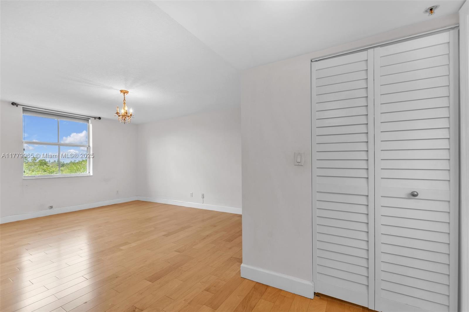 SHERIDAN BEACH CLUB CONDO - Residential