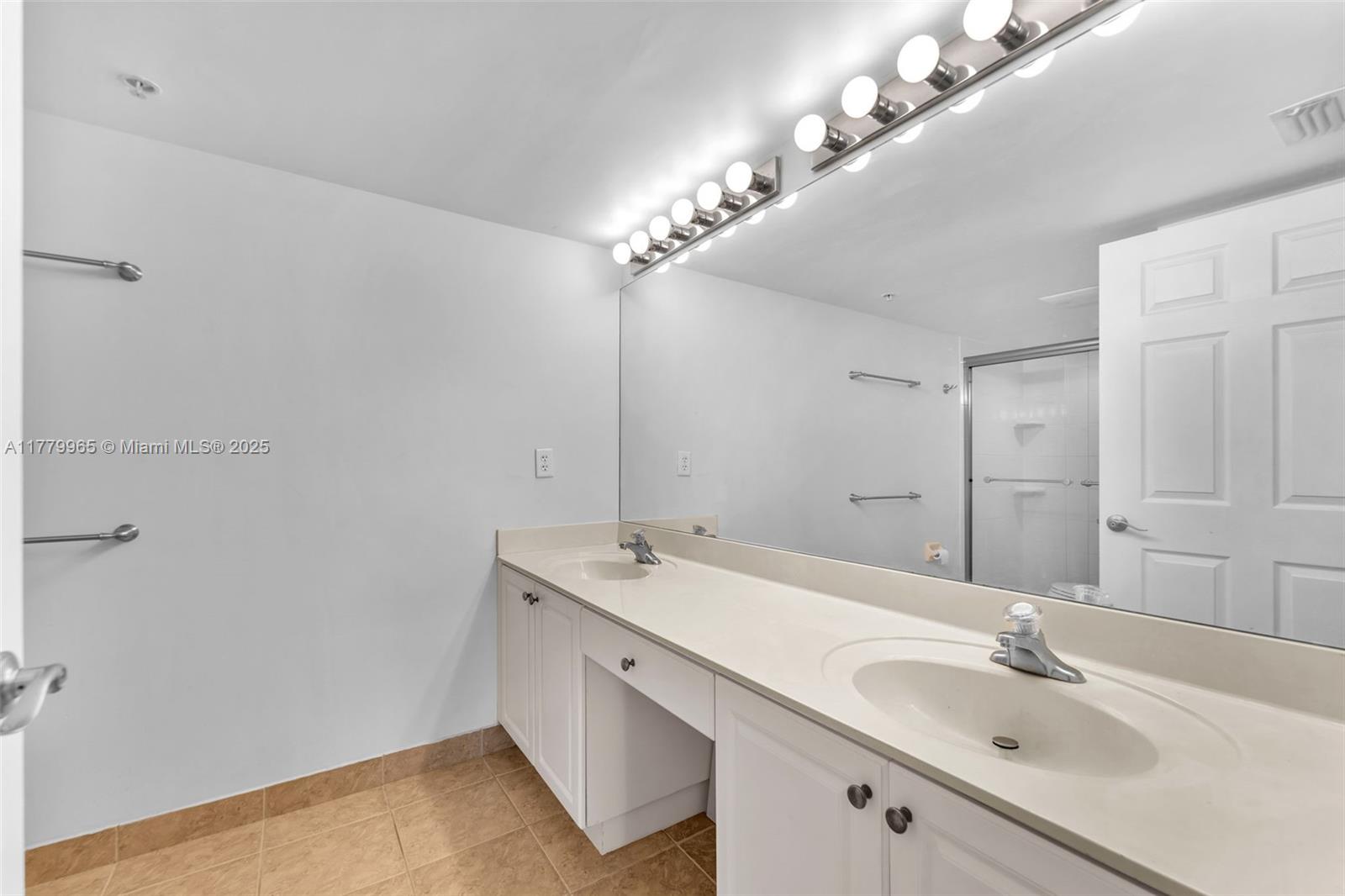 SHERIDAN BEACH CLUB CONDO - Residential