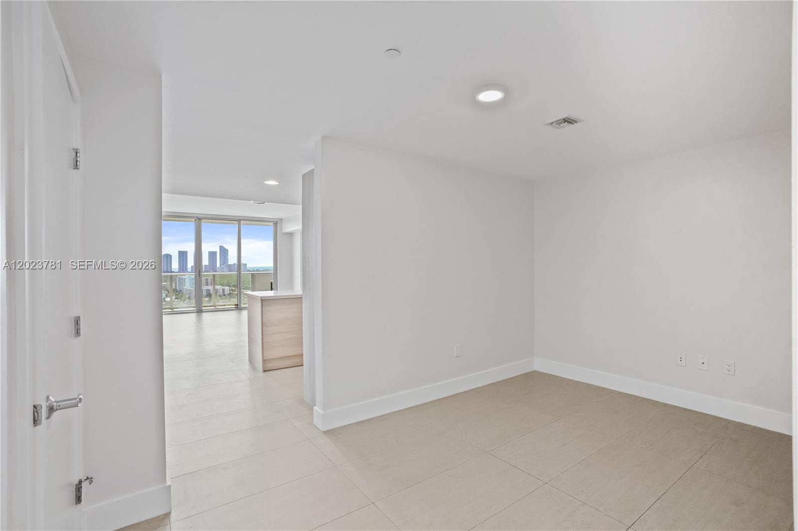 16385 Biscayne Blvd 1919