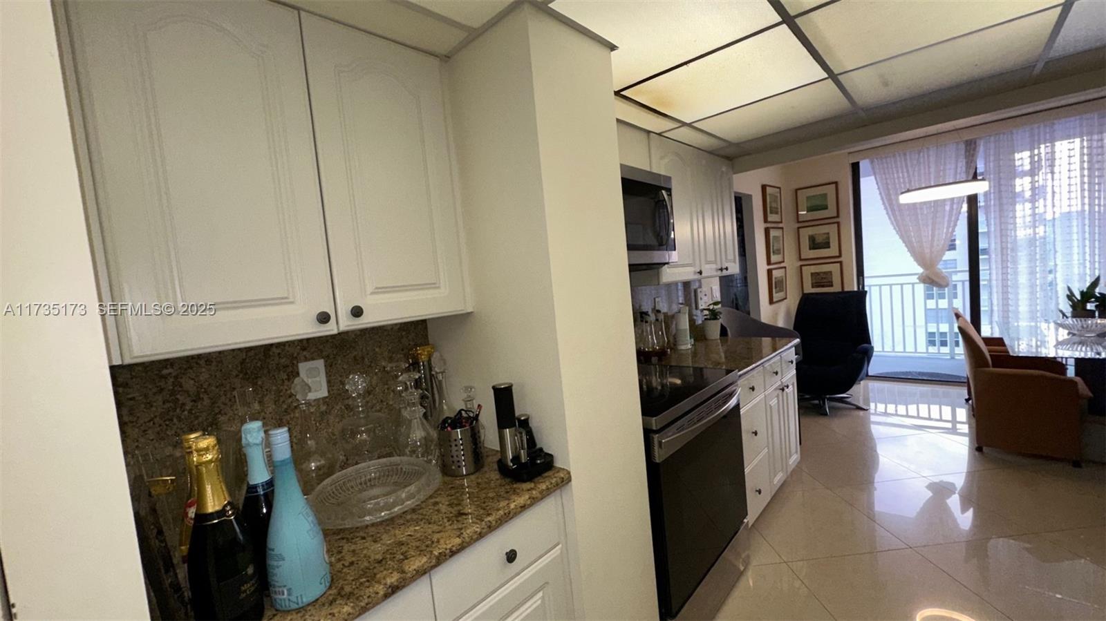 WINSTON TOWERS 600 CONDO - Residential