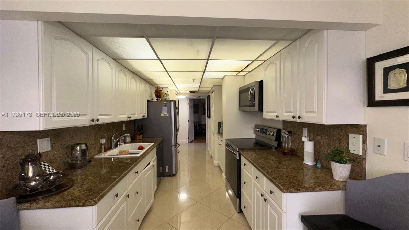 WINSTON TOWERS 600 CONDO - Residential