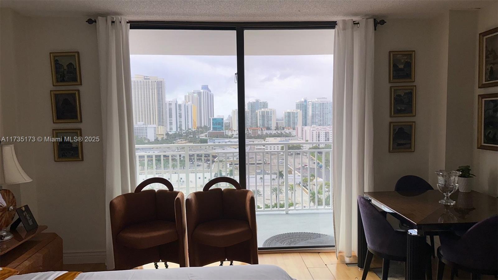 WINSTON TOWERS 600 CONDO - Residential