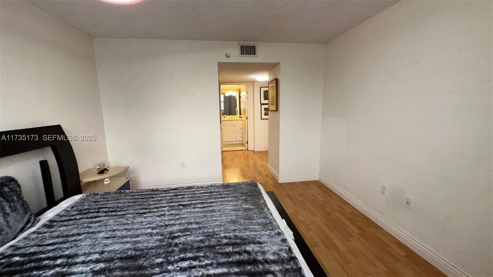 WINSTON TOWERS 600 CONDO - Residential