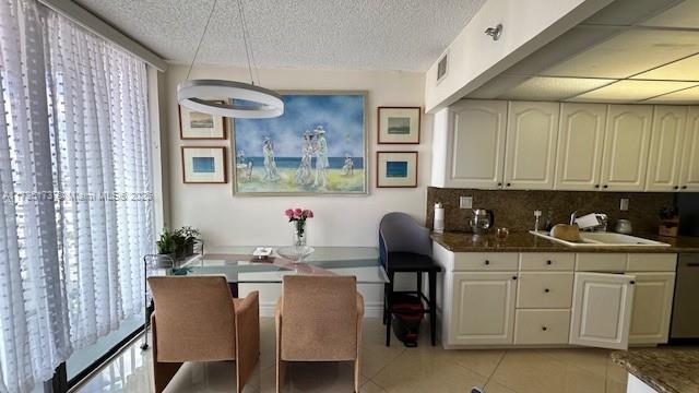WINSTON TOWERS 600 CONDO - Residential