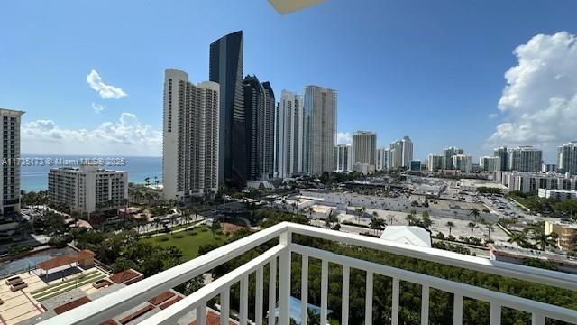 WINSTON TOWERS 600 CONDO - Residential