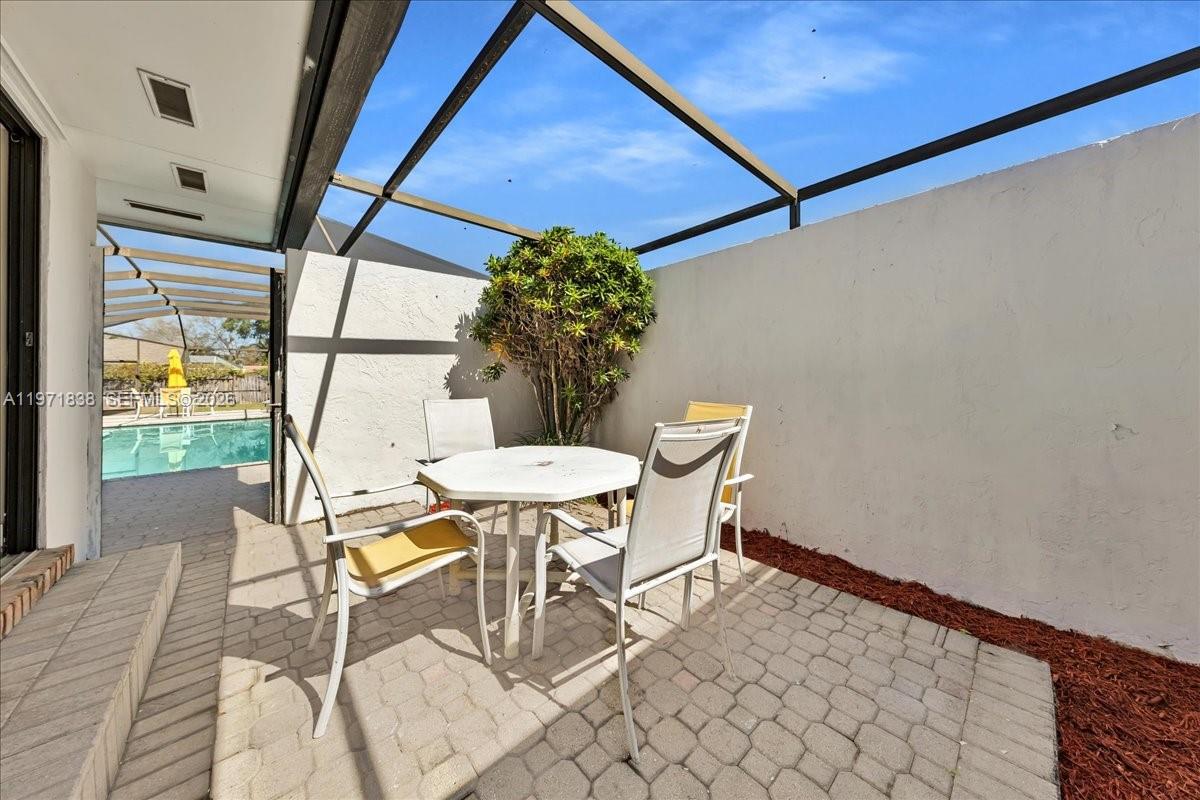 CHARLOTTE ESTATES - Residential