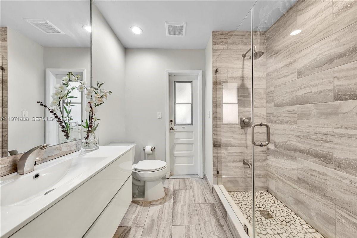 CHARLOTTE ESTATES - Residential