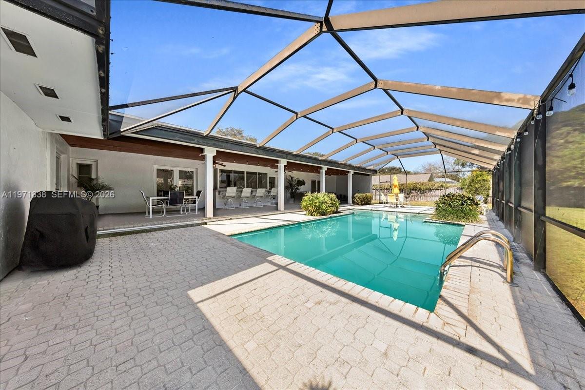 CHARLOTTE ESTATES - Residential