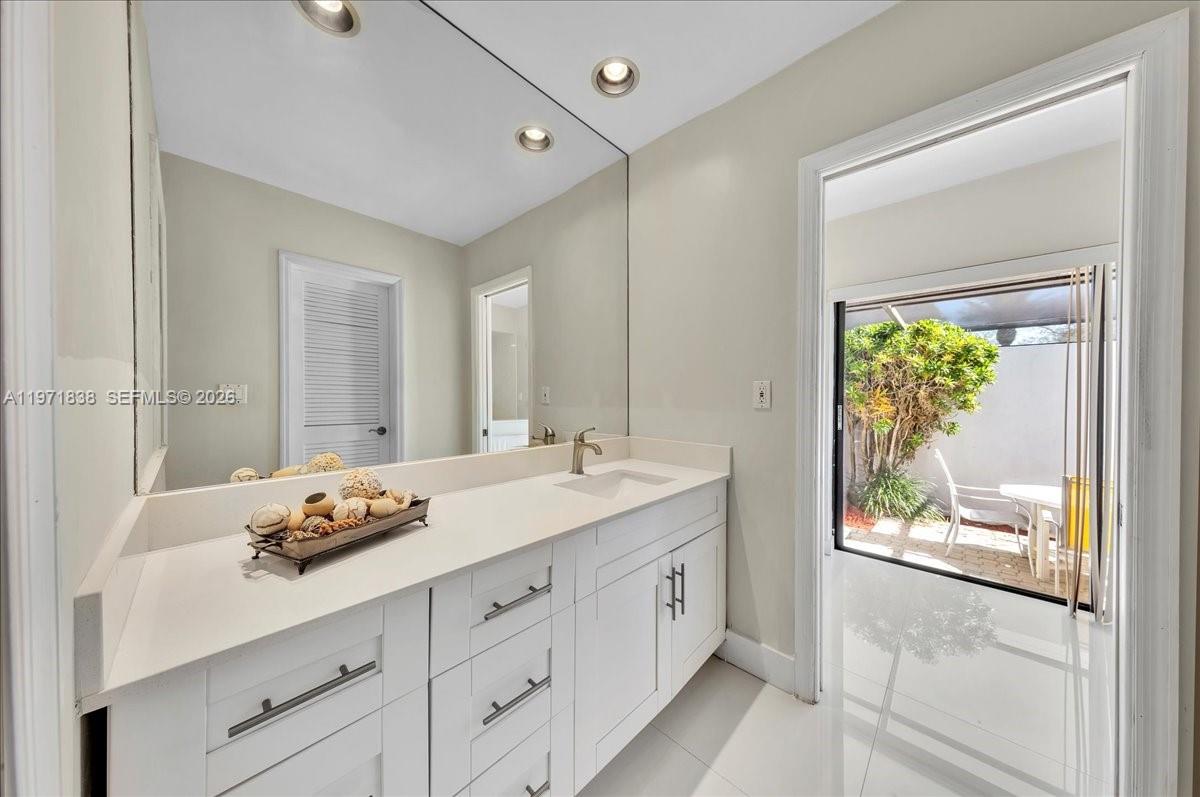 CHARLOTTE ESTATES - Residential