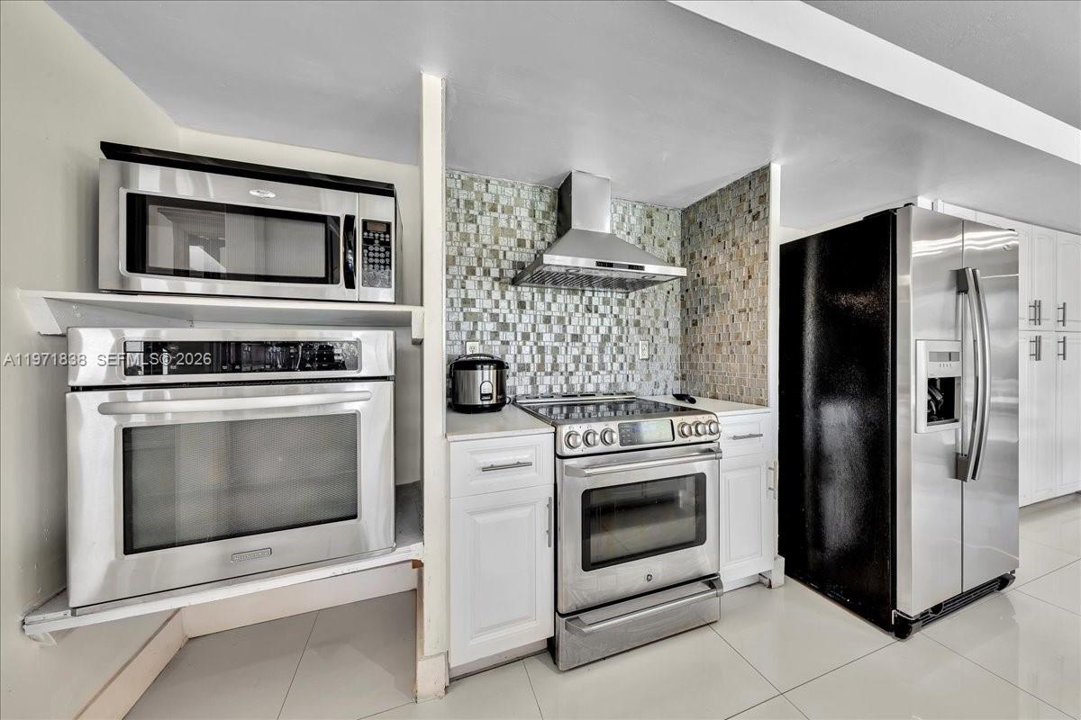 CHARLOTTE ESTATES - Residential