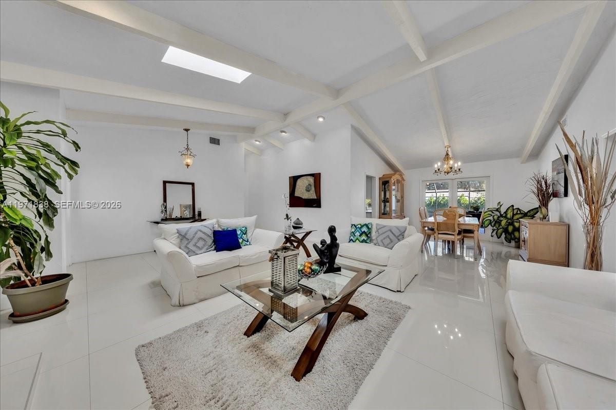 CHARLOTTE ESTATES - Residential