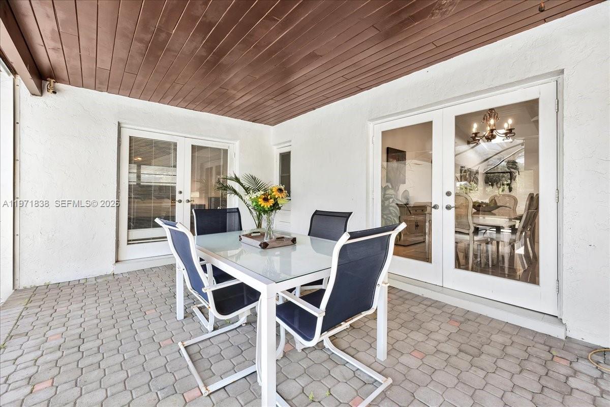 CHARLOTTE ESTATES - Residential