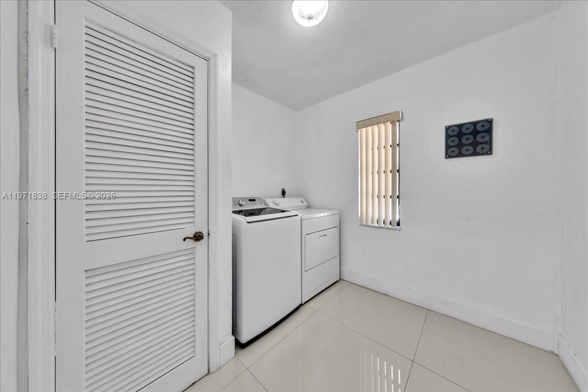 CHARLOTTE ESTATES - Residential