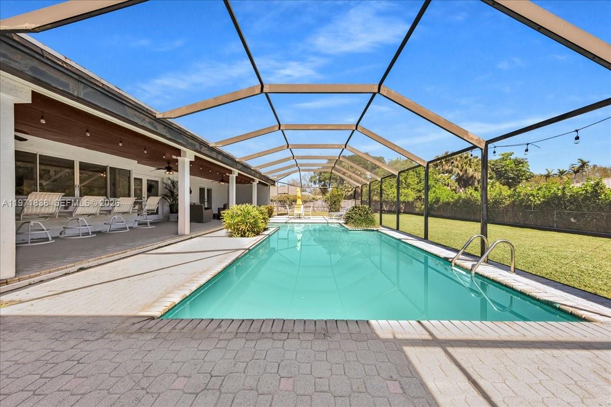 CHARLOTTE ESTATES - Residential