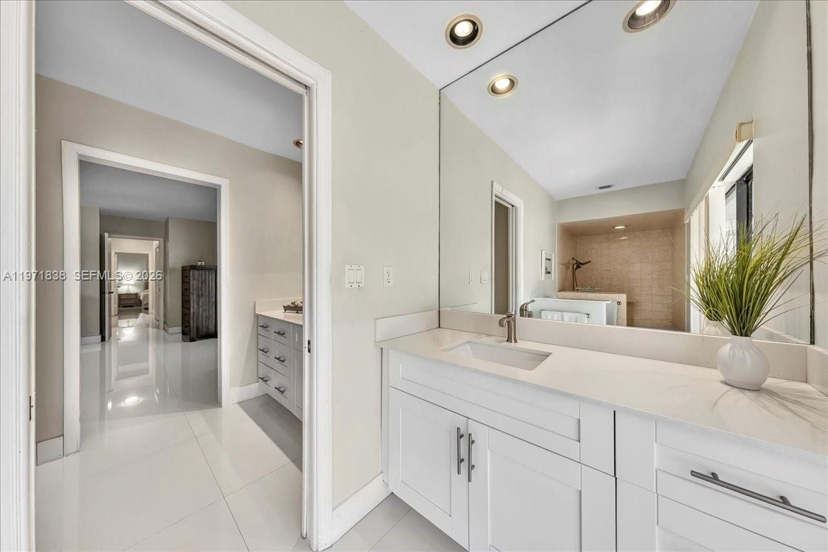 CHARLOTTE ESTATES - Residential