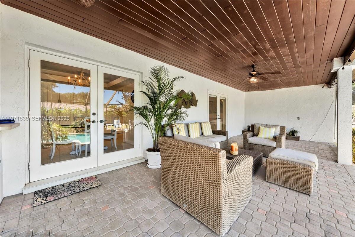 CHARLOTTE ESTATES - Residential