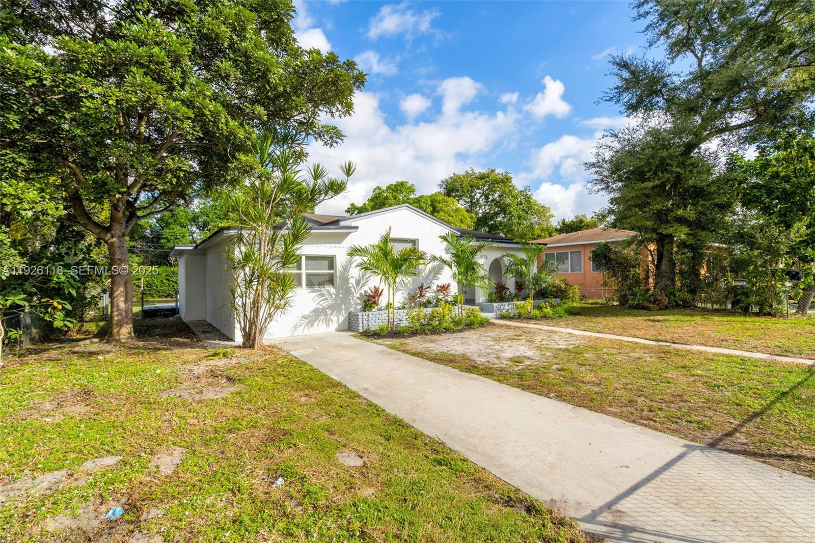 BISCAYNE VILLAGE HEIGHTS - Residential