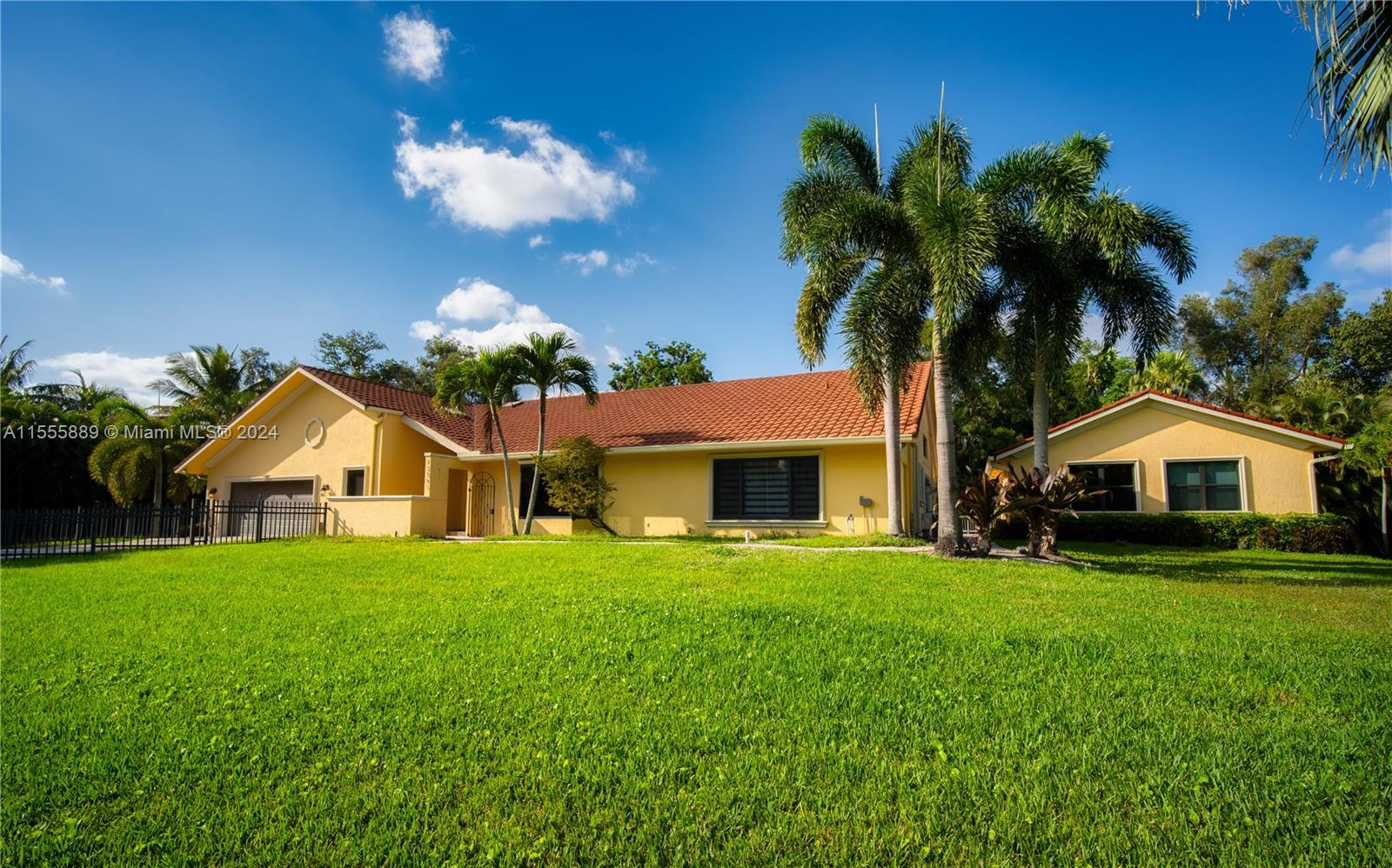 Property for Sale at 12351 Nw 2nd St St, Plantation, Miami-Dade County, Florida - Bedrooms: 6 
Bathrooms: 4  - $1,949,900