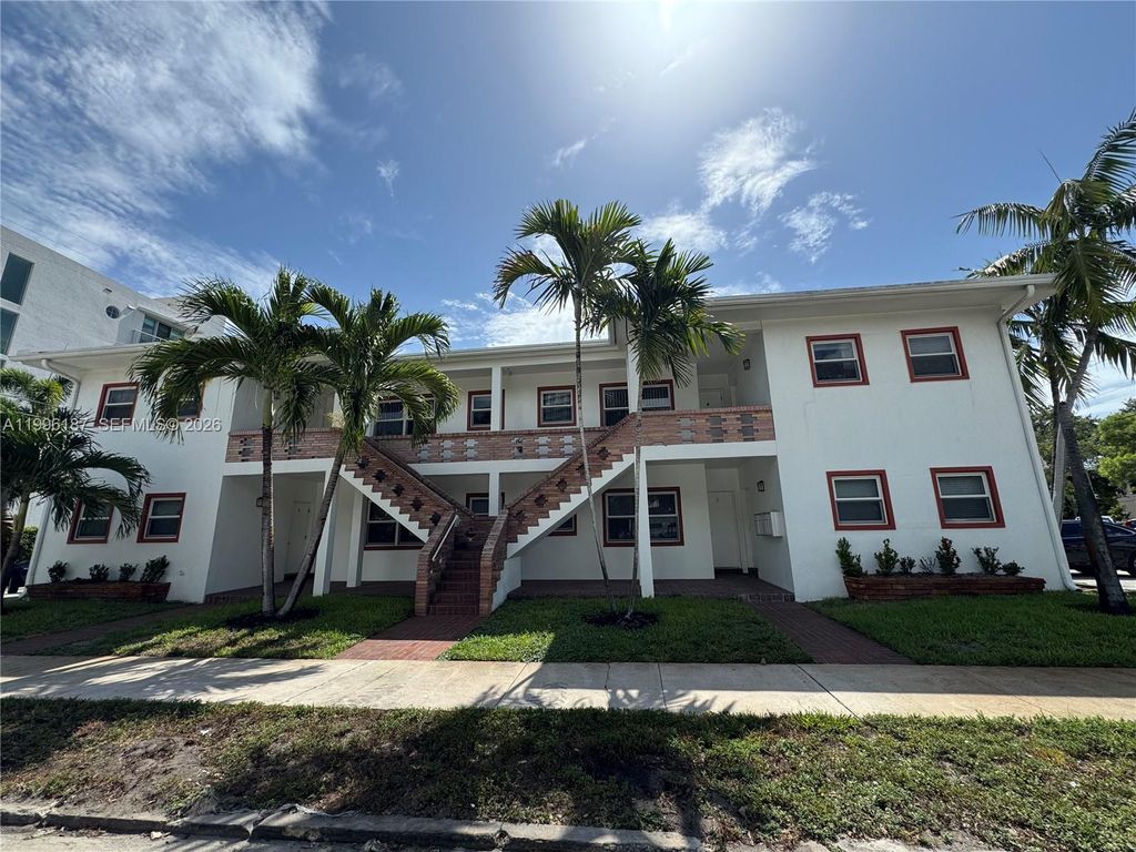Photo of 901 SE 2nd Ct #4, Fort Lauderdale, FL 33301 (MLS # A11996187)
