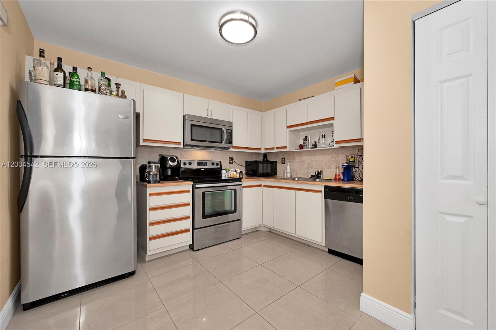 MAHOGANY KEY CONDO #3 - Residential