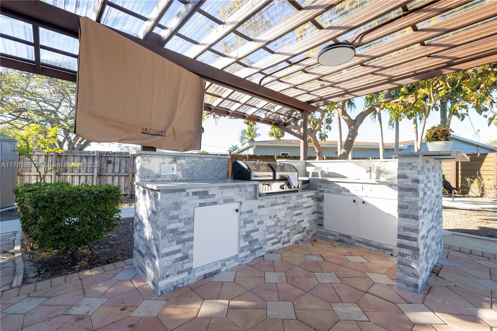 CUTLER RIDGE MANOR ESTATE - Residential