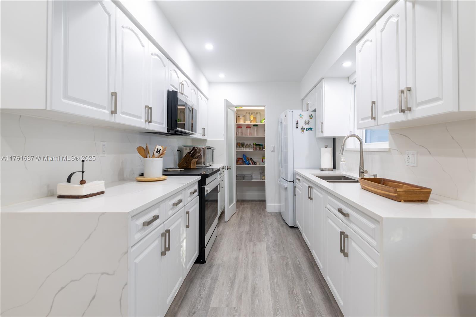 CUTLER RIDGE MANOR ESTATE - Residential