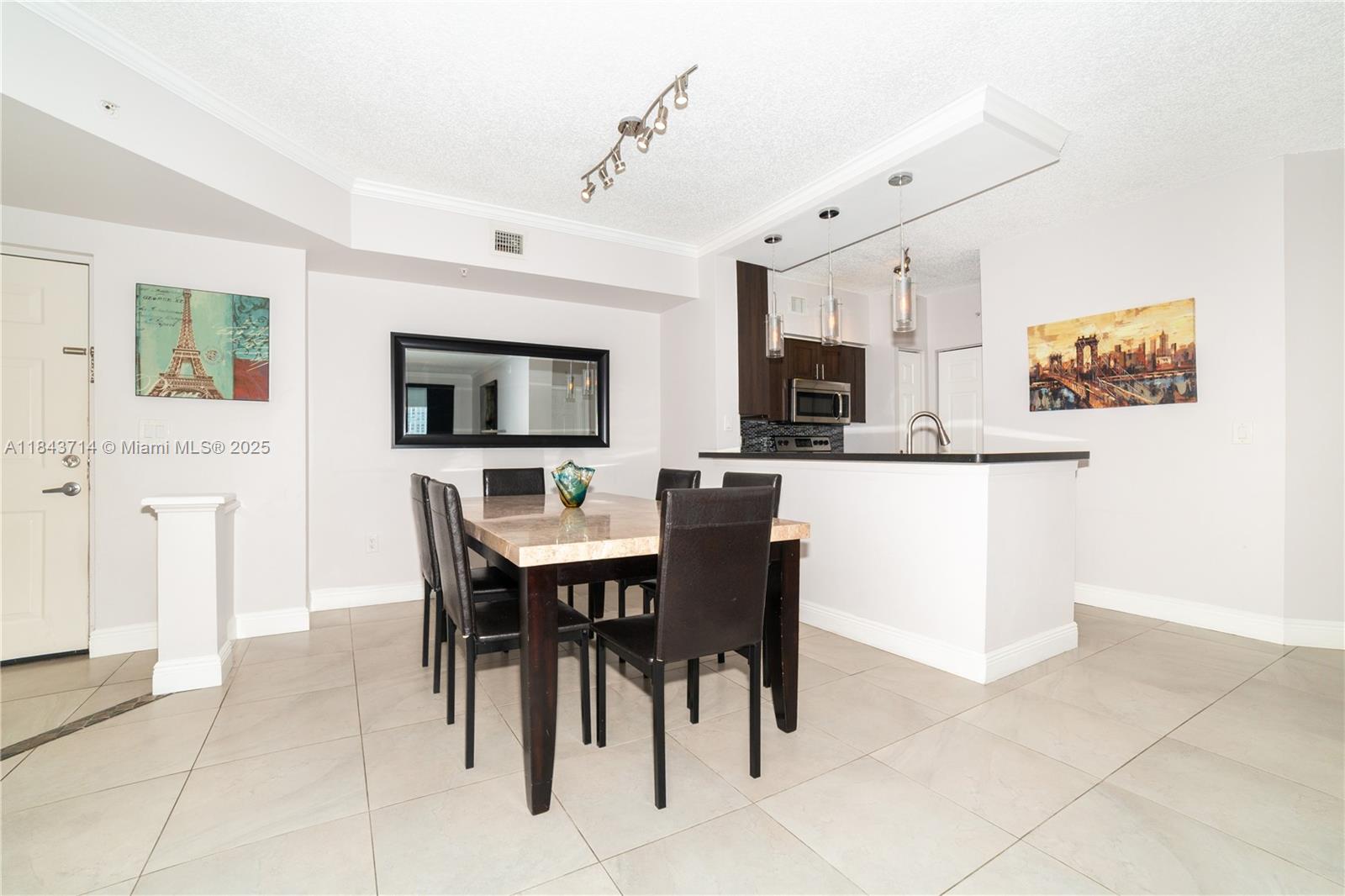 PORTO BELLAGIO CONDO - Residential