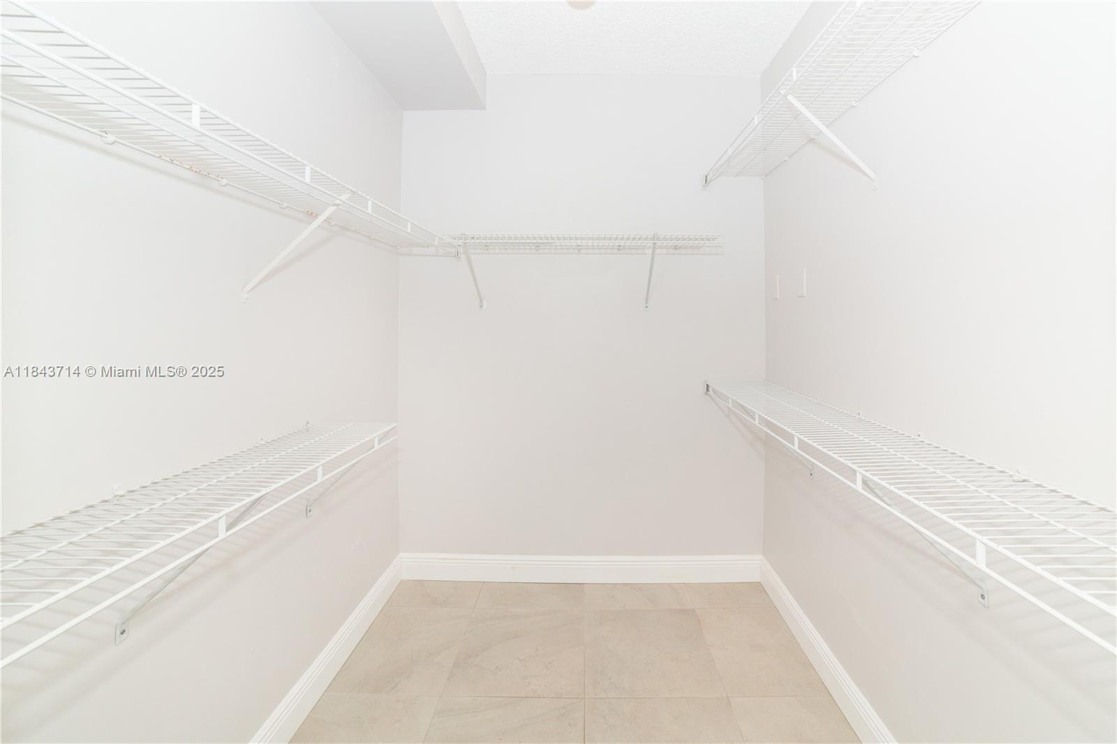 PORTO BELLAGIO CONDO - Residential