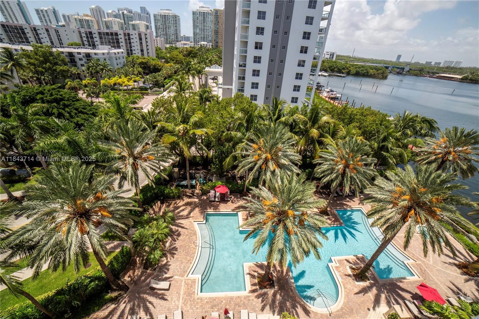 PORTO BELLAGIO CONDO - Residential