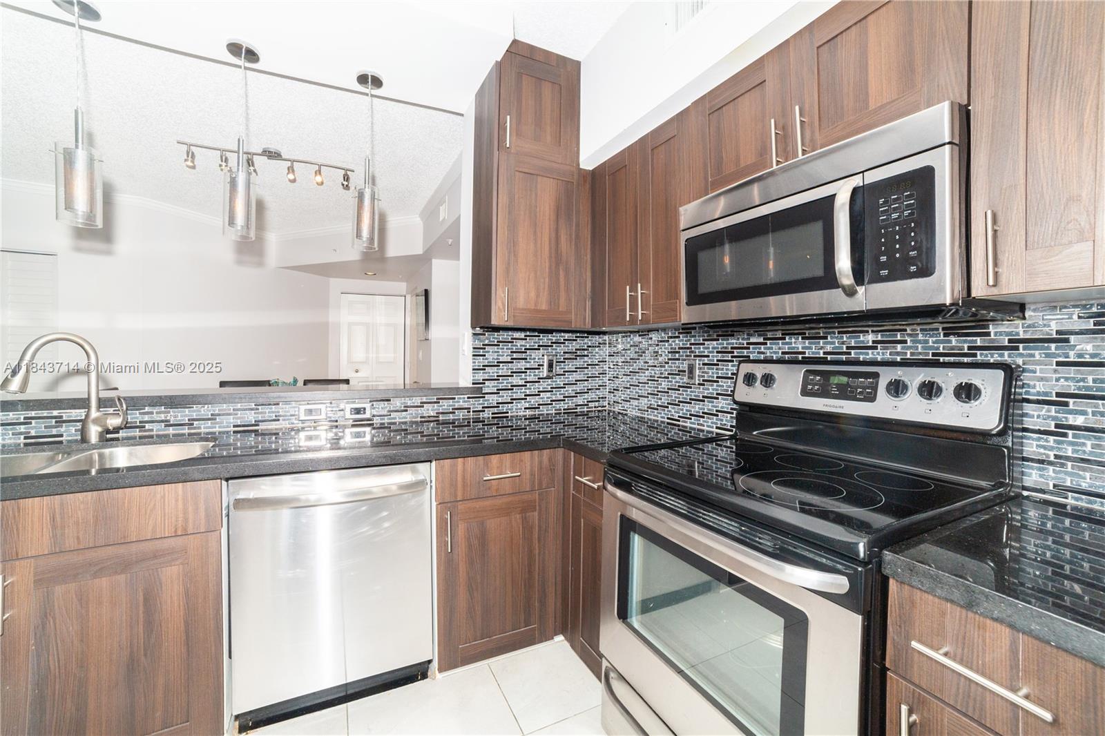 17100 N Bay Rd 1802