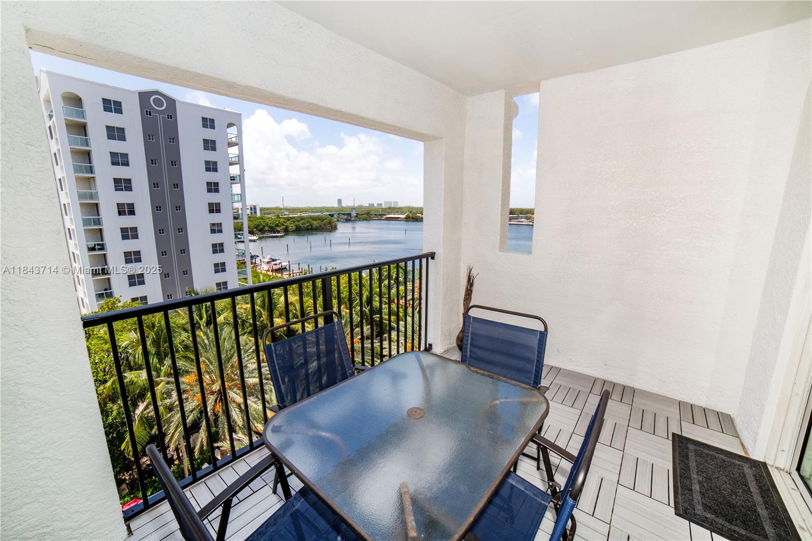 PORTO BELLAGIO CONDO - Residential