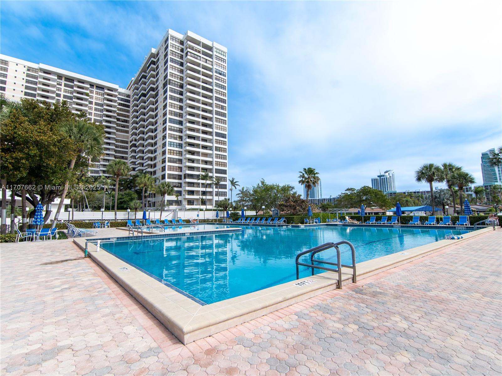 2500 Parkview Dr 2312, Hallandale Beach, Broward County, Florida - 2 Bedrooms  
2 Bathrooms - 