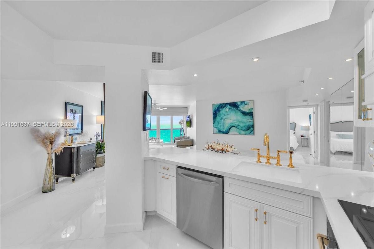 THE STERLING CONDO - Residential Lease