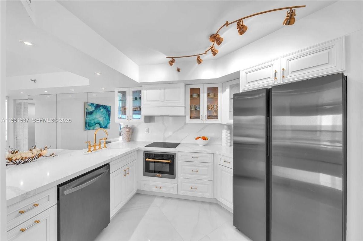 THE STERLING CONDO - Residential Lease